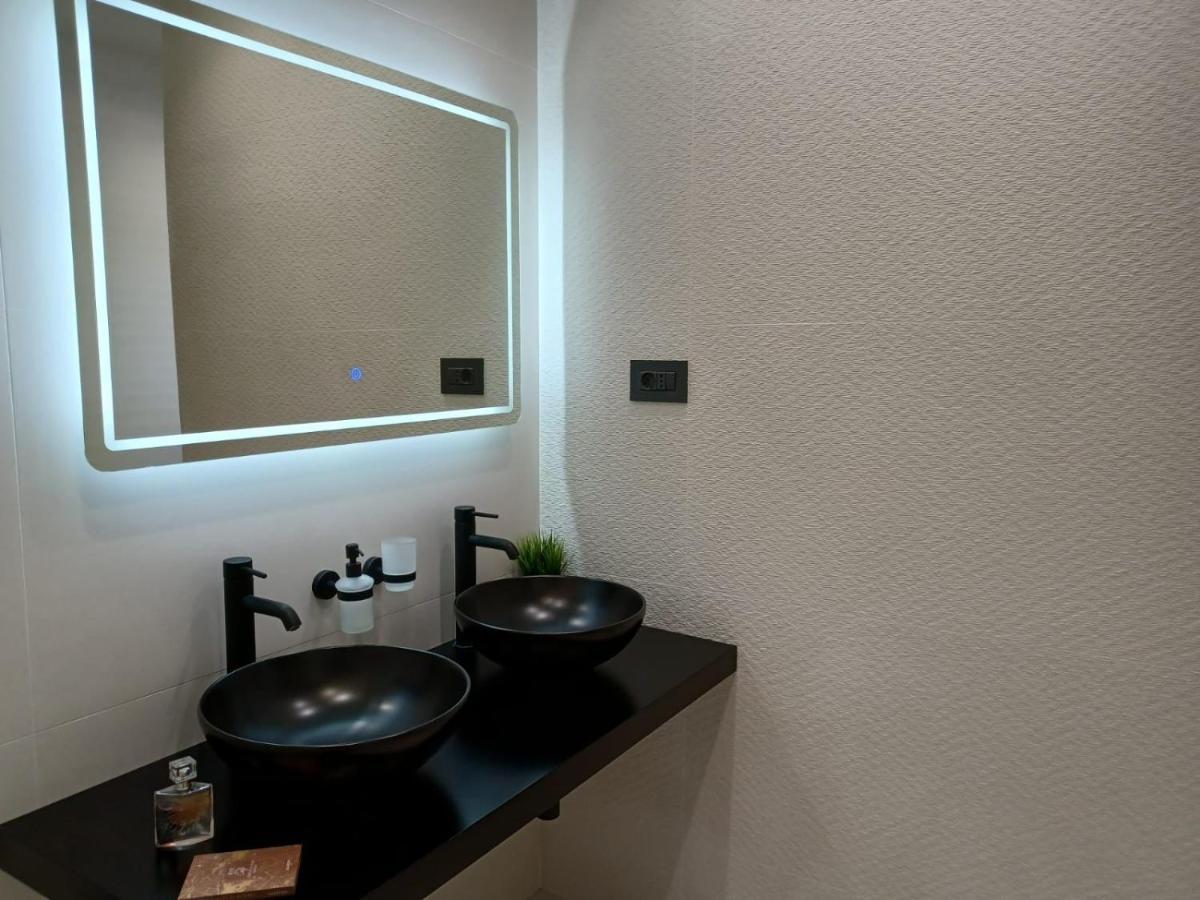 Aparthotel Villa V With Heated Pool Rijeka Dış mekan fotoğraf