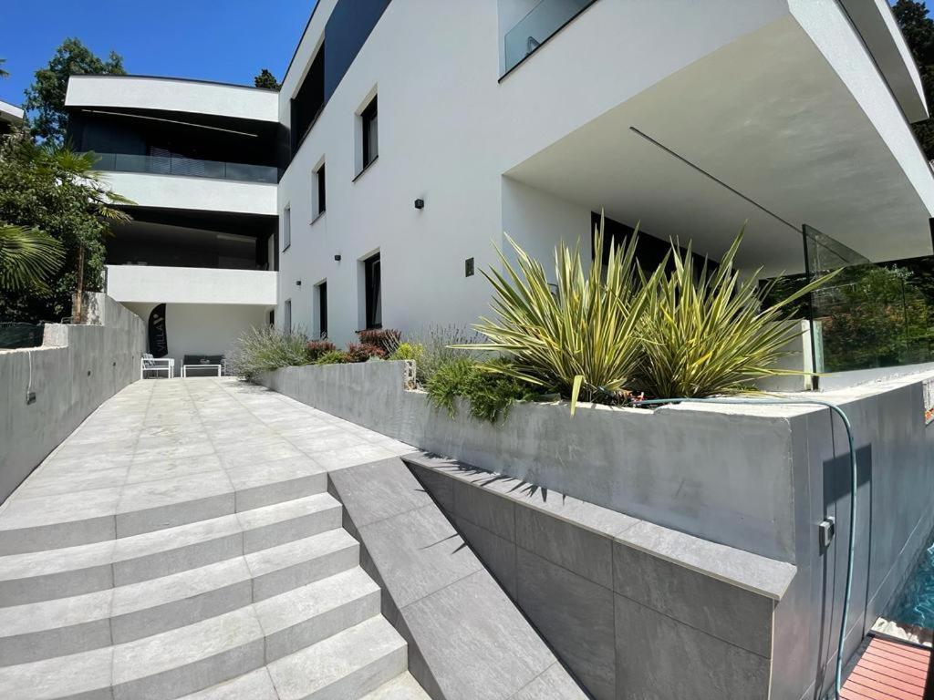 Aparthotel Villa V With Heated Pool Rijeka Dış mekan fotoğraf